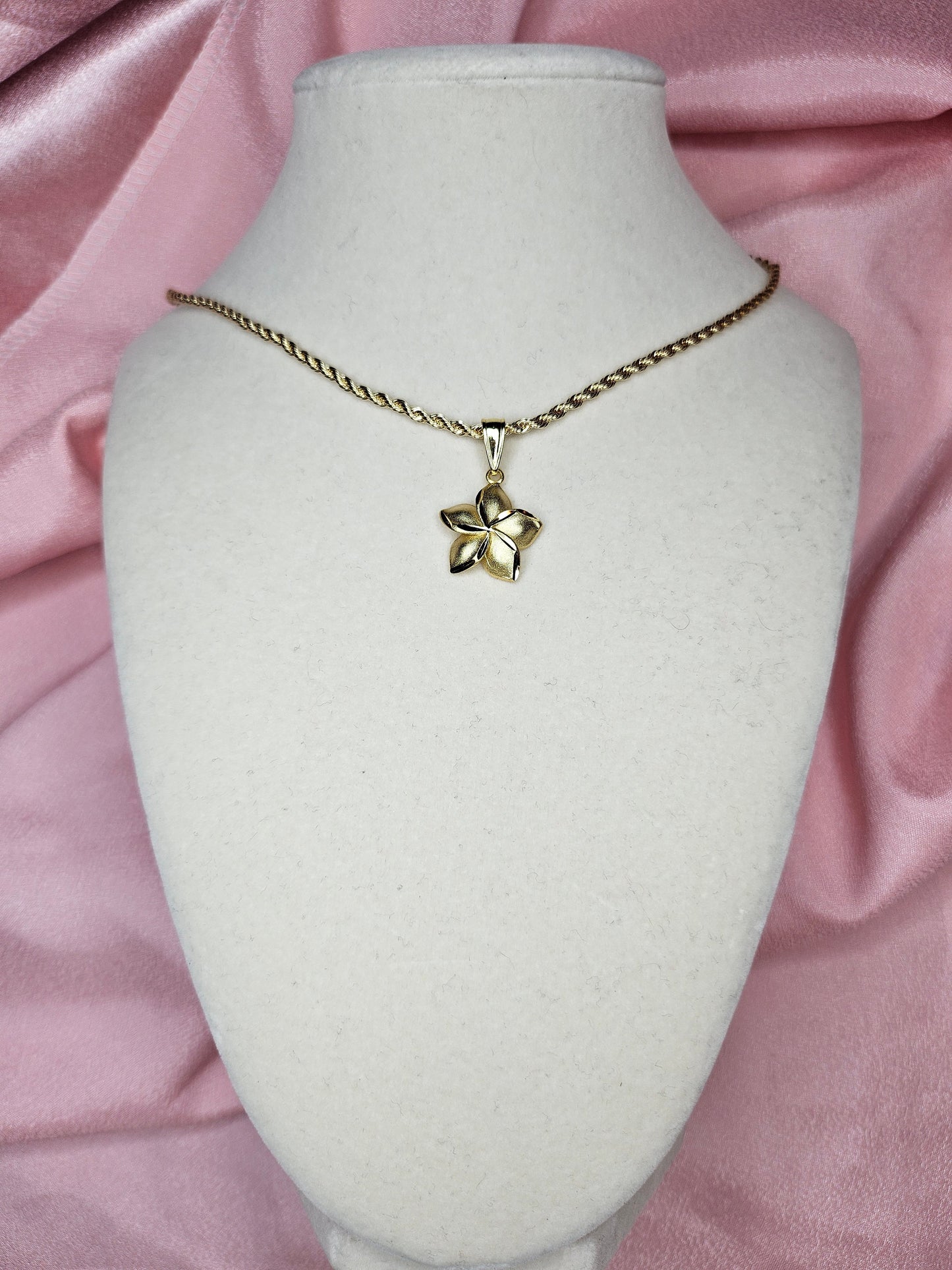 Hibiscus 🌺 Necklace